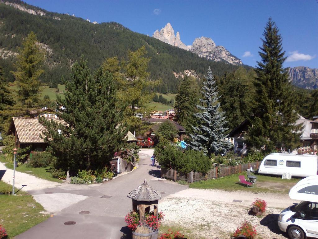 Camping Catinaccio Rosengarten Pozza di Fassa Exteriör bild