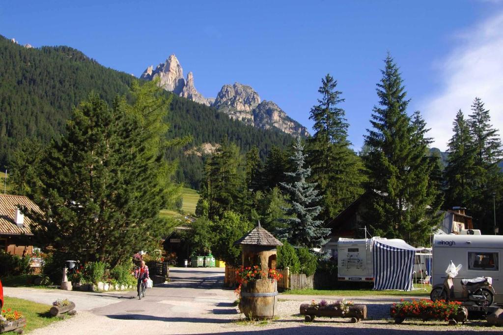 Camping Catinaccio Rosengarten Pozza di Fassa Exteriör bild